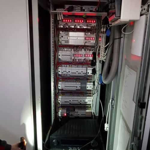 Systemy alarmowe i monitoring